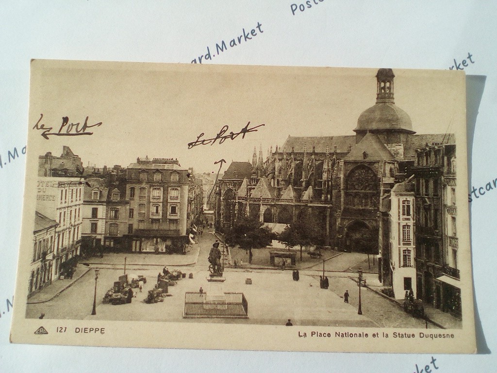 /France/Dieppe/FR_place_19xx_Dieppe. La Place Nationale et la Statue Duquesne.jpg